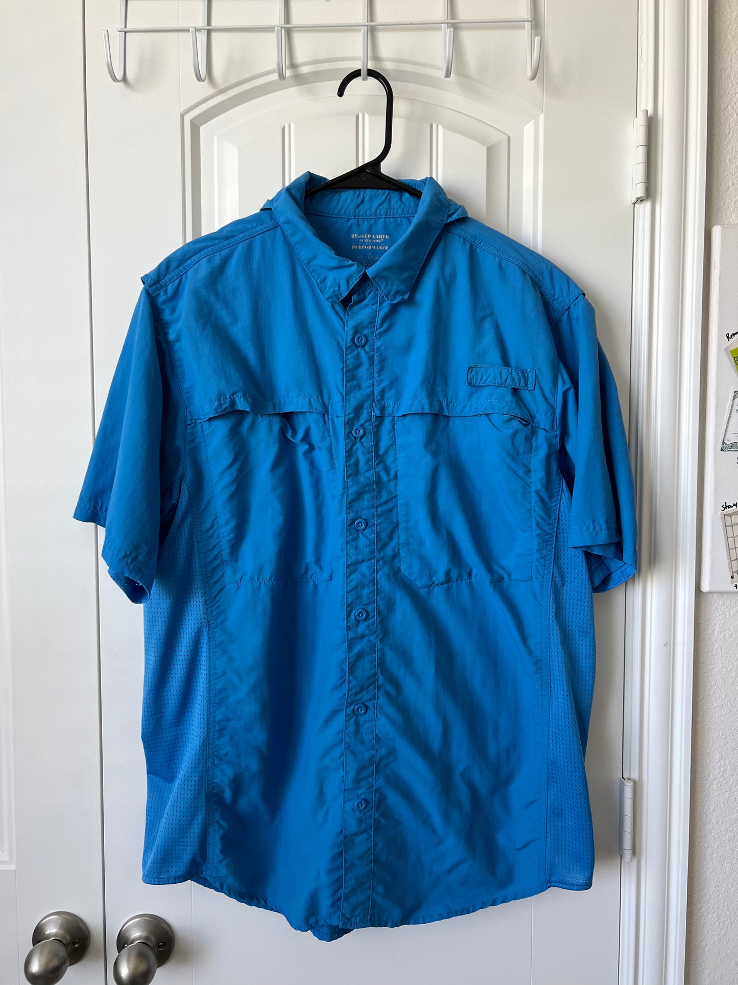 Rugged Earth Outfitters Blue Short Sleeve Button-Up Shirt